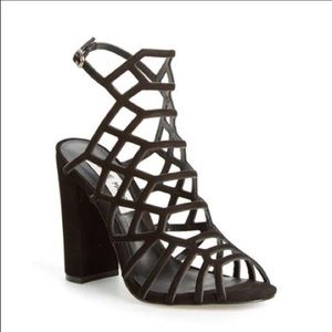 NEW Steve Madden Skales black with chunky heel